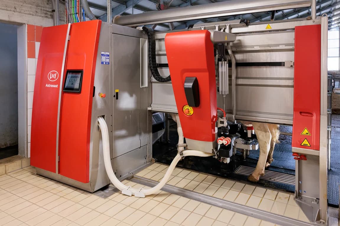 Milking machine Lely Astronaut A5 Next — Lely