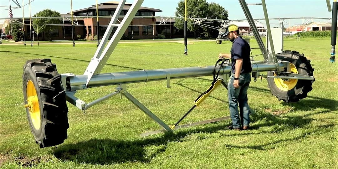 Center pivot T-L Irrigation Quick Tow — T-L Irrigation