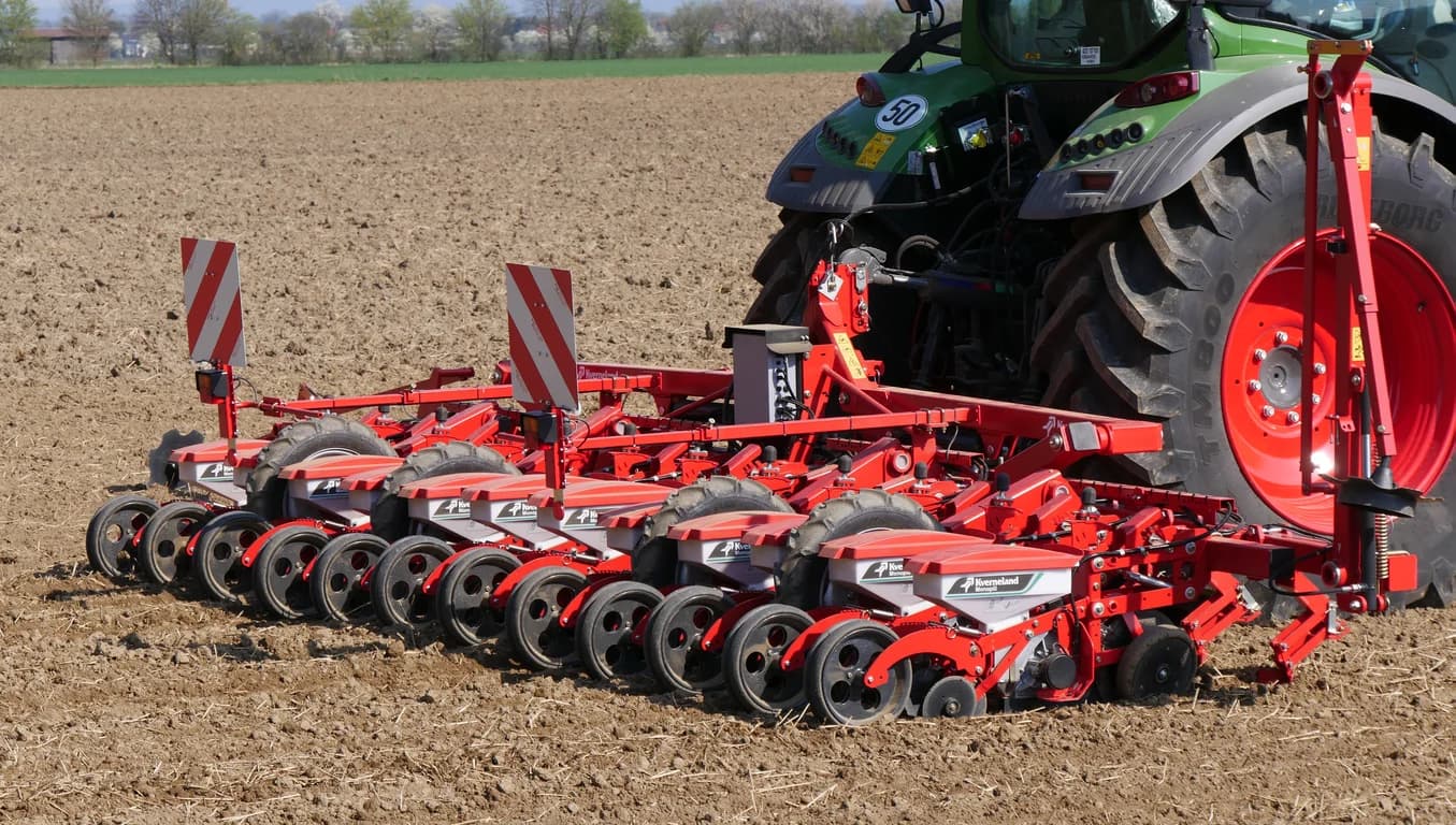 Precision planter Kverneland Monopill — Kverneland