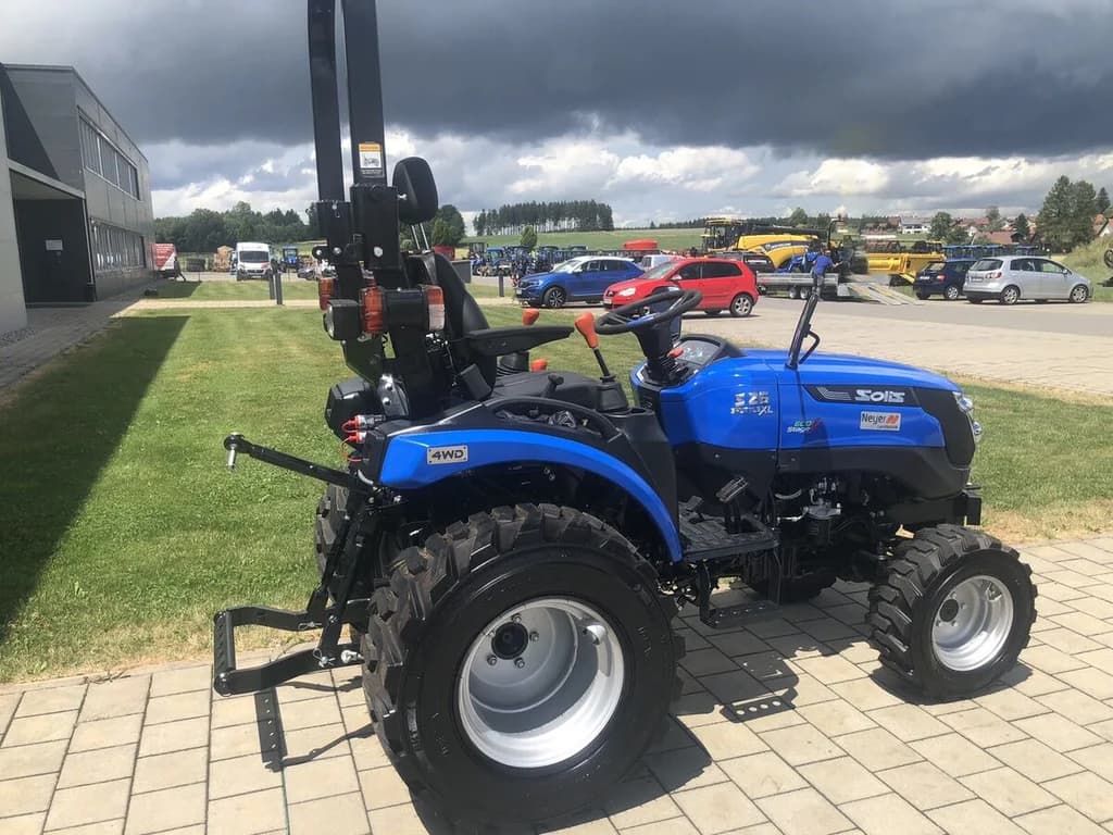 Compact tractor Solis S 26 Shuttle XL (9+9) — Solis