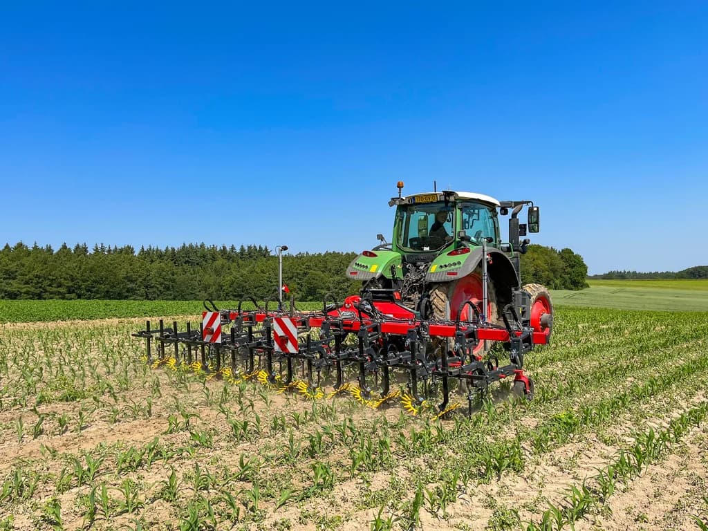 Inter-row cultivator Kverneland Onyx 2030 — Kverneland