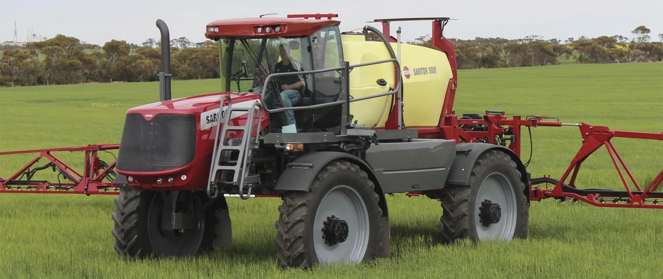Self-Propelled sprayer HARDI SARITOR — HARDI