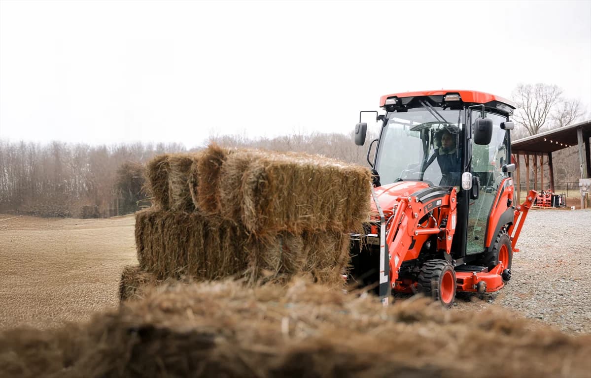 Compact tractor Kioti CS2530H Cab — Kioti