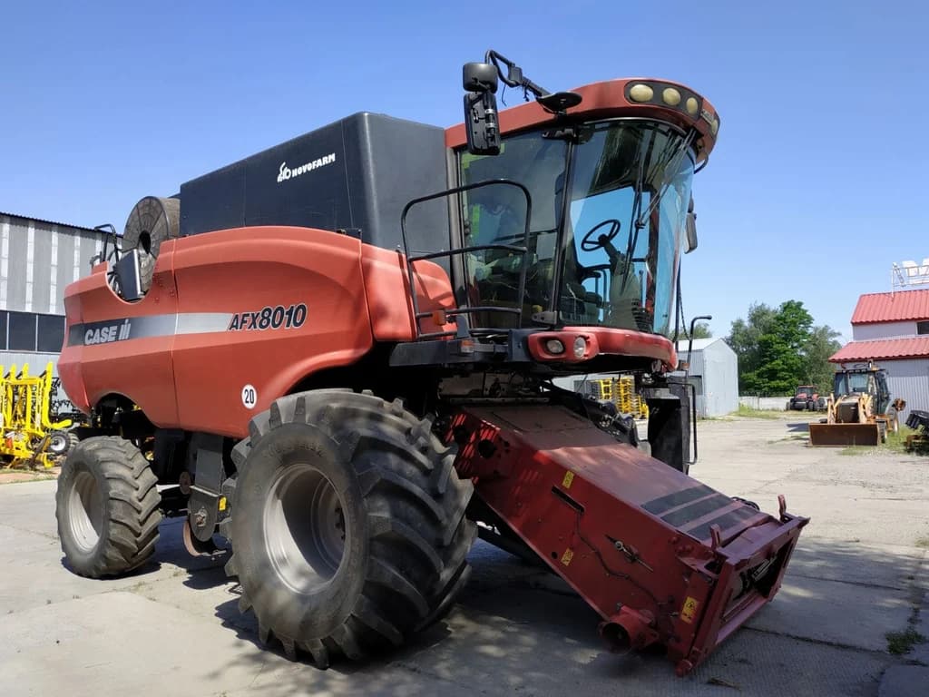 Комбайн зернозбиральний Case 8010 AXF — Case