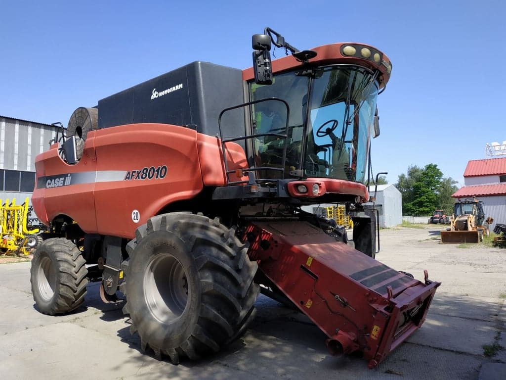 Комбайн зернозбиральний Case 8010 AXF — Case