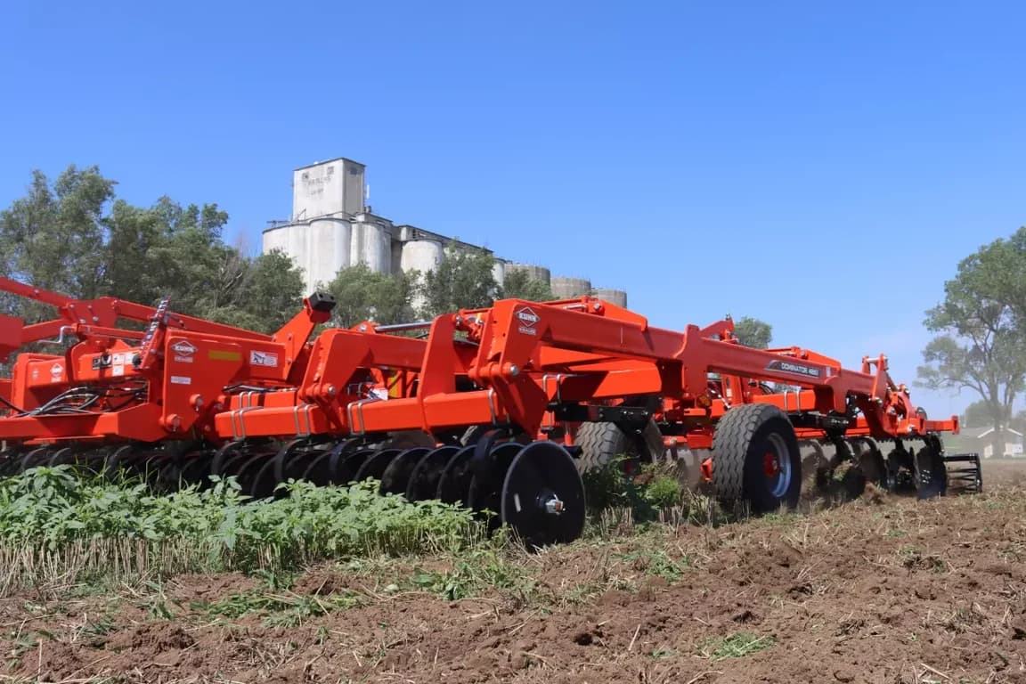 Cultivator KUHN DOMINATOR 4860 — KUHN