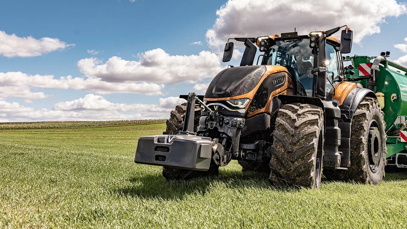 Row crop tractor Valtra S286 — Valtra