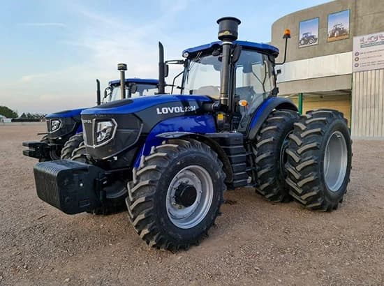 Row crop tractor Lovol R2204 — Lovol