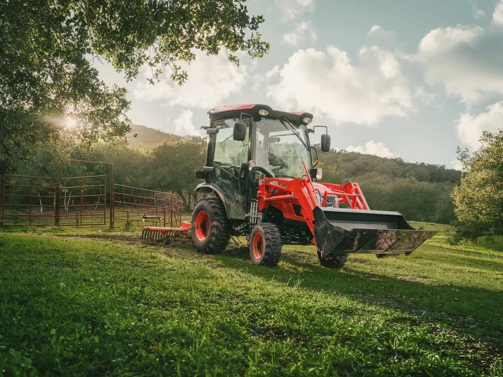 Compact tractor Kioti CX2510H CAB — Kioti