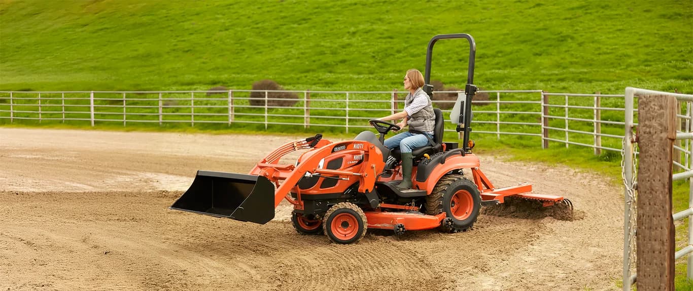Compact tractor Kioti CS2210H — Kioti