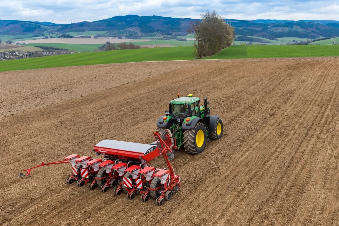 Precision planter Kverneland Optima TFprofi — Kverneland