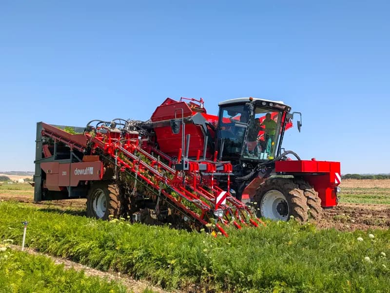 Beet harvester Dewulf ZB3 — Dewulf