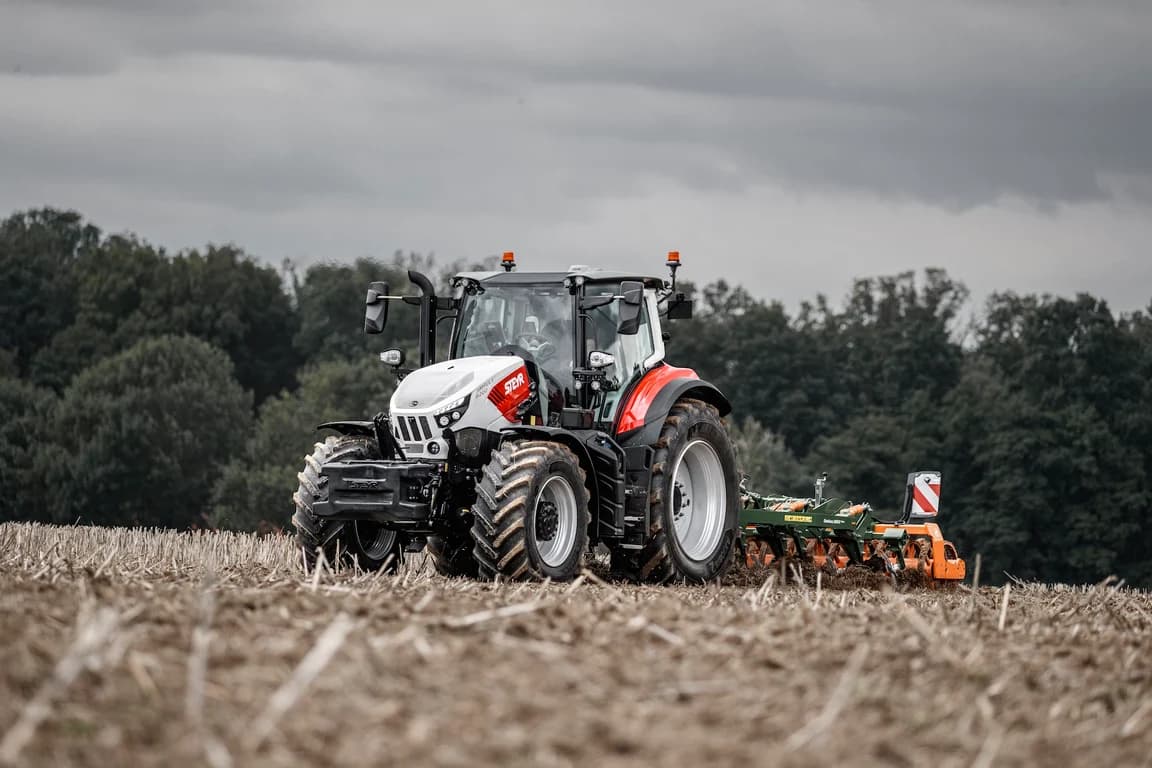Row crop tractor Steyr 6170 IMPULS — Steyr