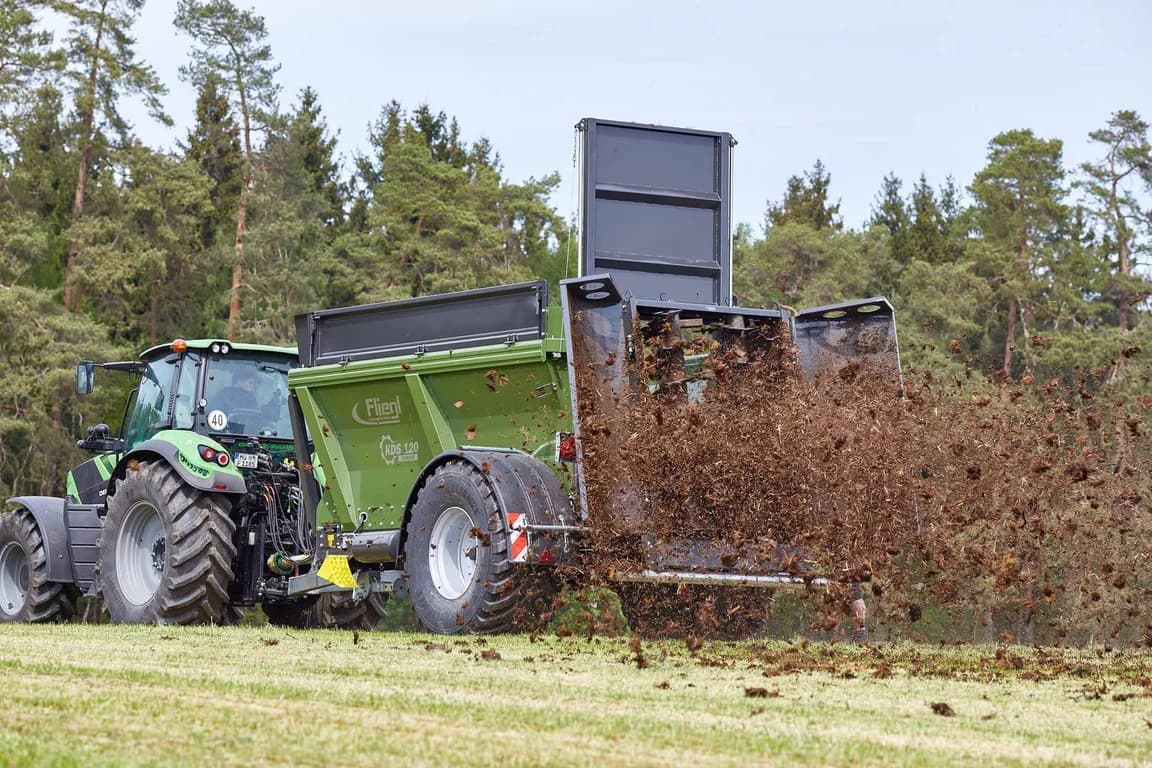 Manure spreader Fliegl KDS 120 Tiefbett — Fliegl