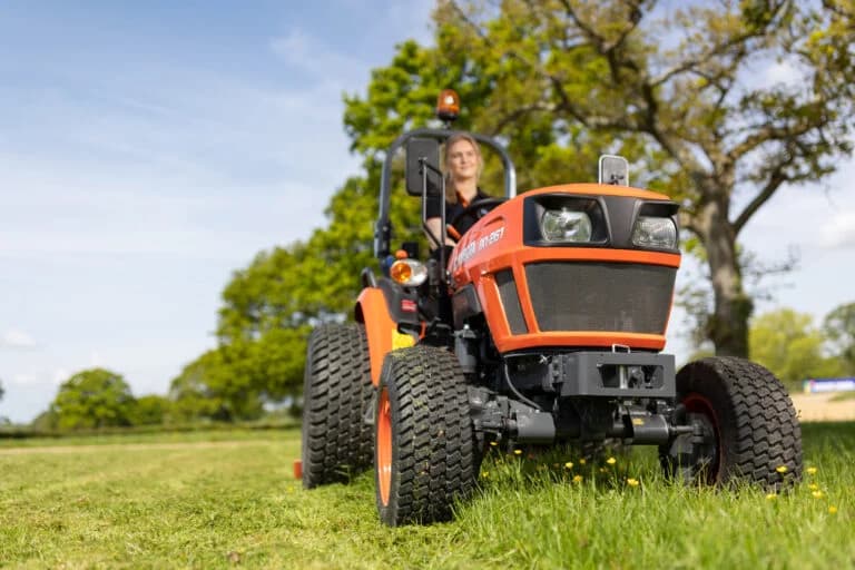Compact tractor Kubota EK1-221 — Kubota