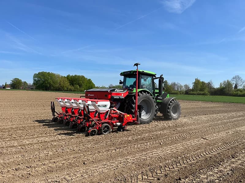 Precision planter Kverneland Optima V — Kverneland