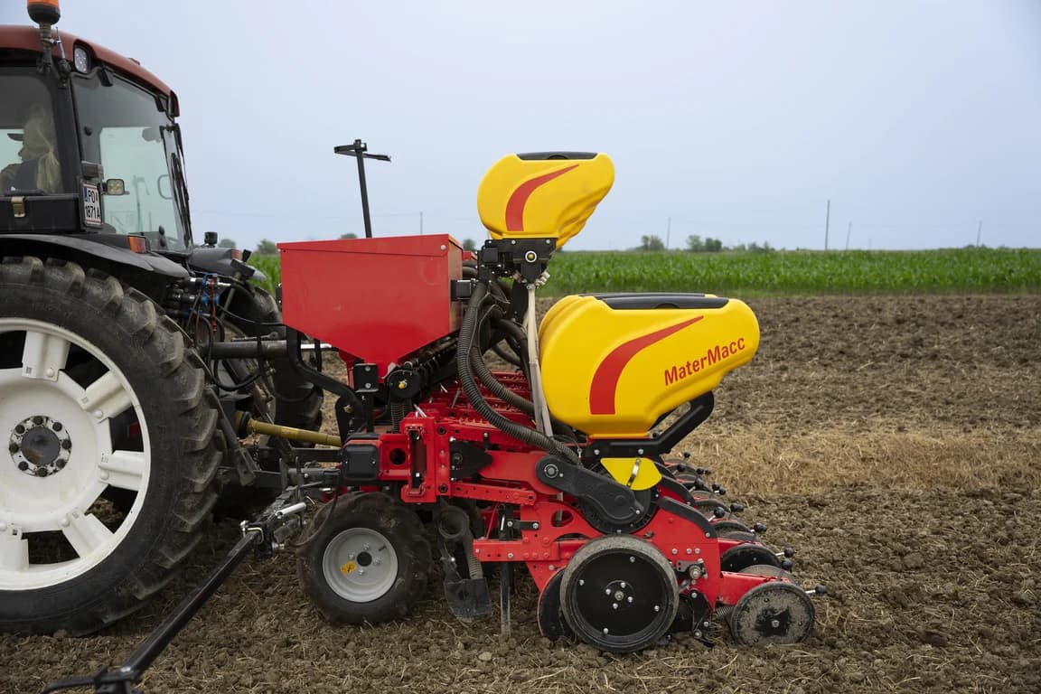 Precision planter MaterMacc MS 8200 — MaterMacc