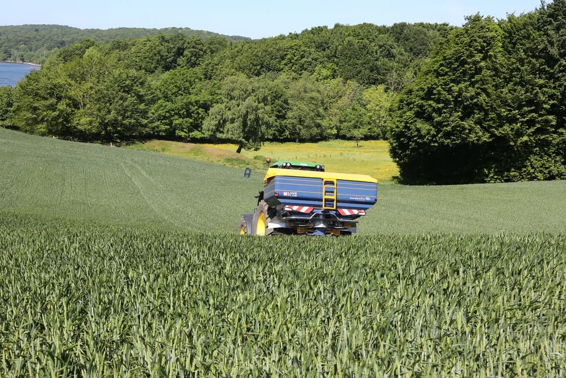 Fertilizer spreader Bogballe M35W plus — Bogballe
