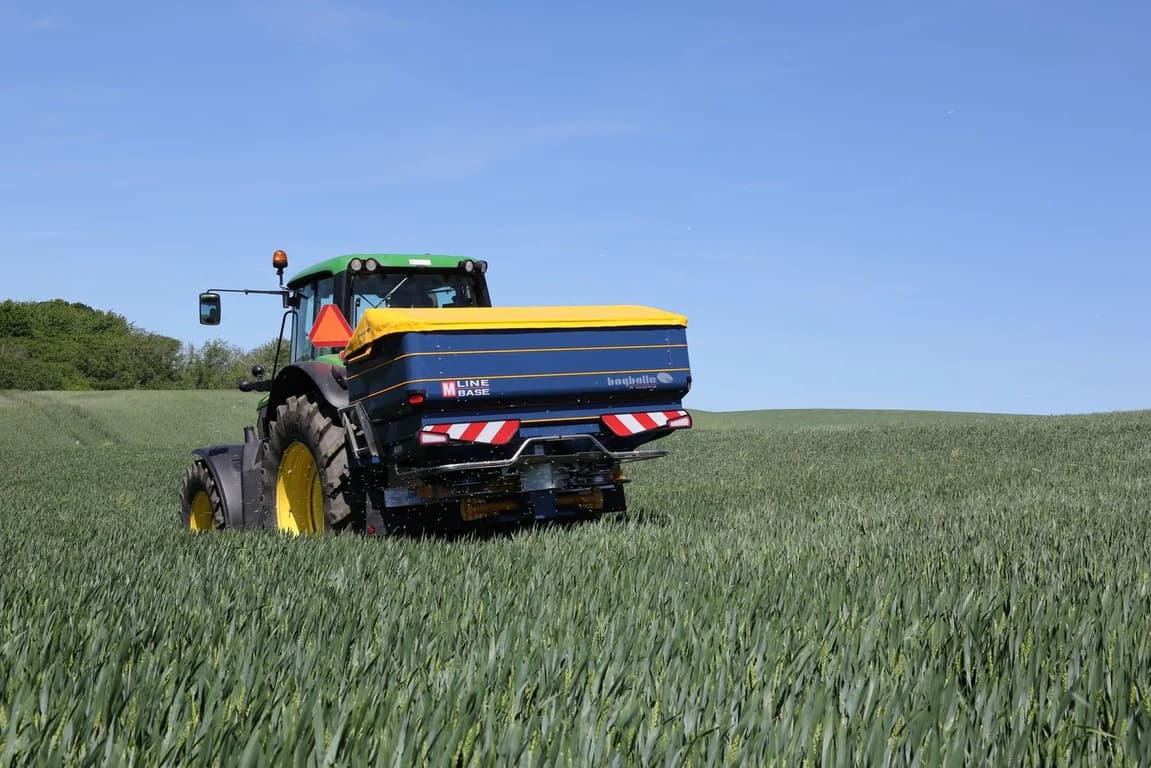 Fertilizer spreader Bogballe M35W base — Bogballe