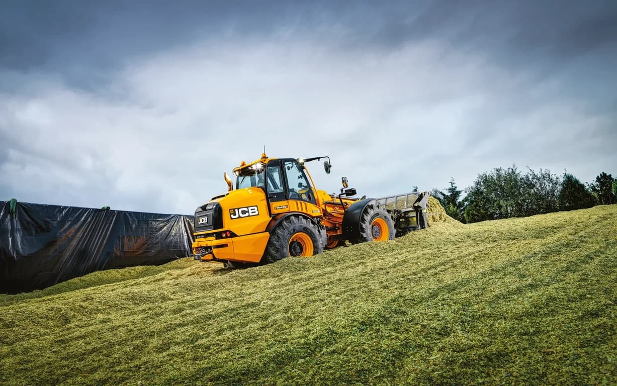 Telehandler JCB TM420S Agri — JCB