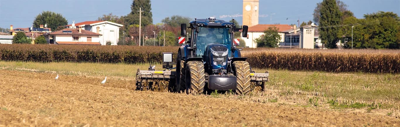 Row crop tractor Landini SERIE 7-210 V-Shift — Landini