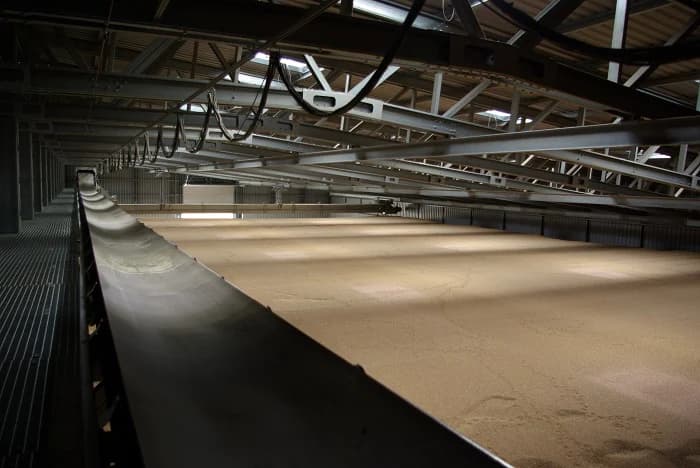 Riela Belt Conveyor — Riela