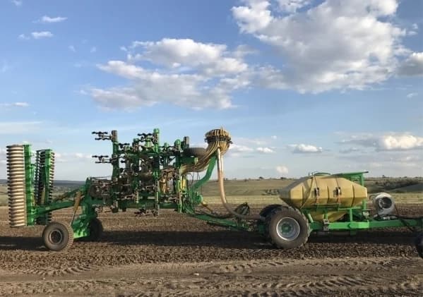 Disc harrow Veles-Agro ZEUS 6 VT with fertilizer application — Veles-Agro