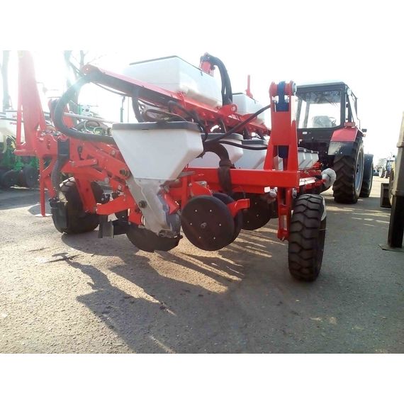 Транспортное устройство для сеялки ПТС-16