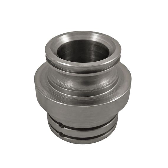 501072 Распорная втулка